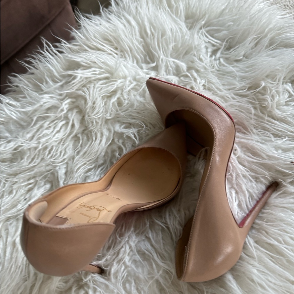 Christian Louboutin Iriza 100 nude leather pumps, size 37.5